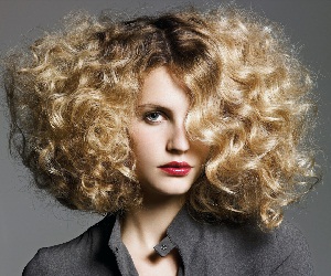 химическая завивка волос крупные локоны фото