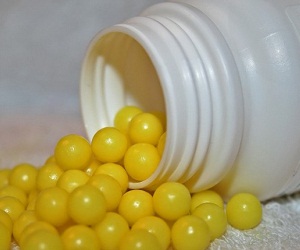 Витамин С или аскорбиновая кислота: для чего она необходима волосами? Правила применения внутрь и наружно для оздоровления прядей