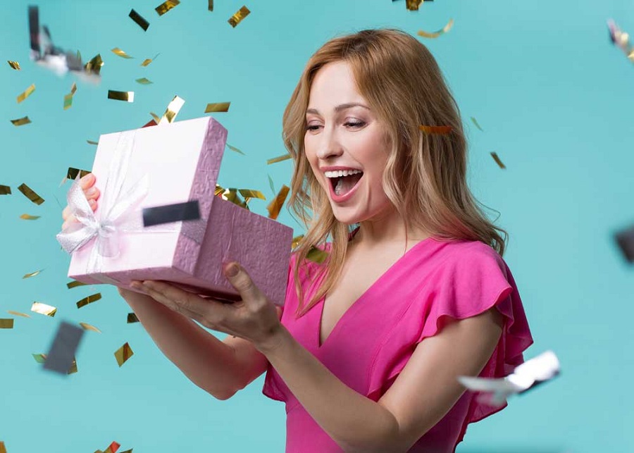 Что подарить девушке на день рождения