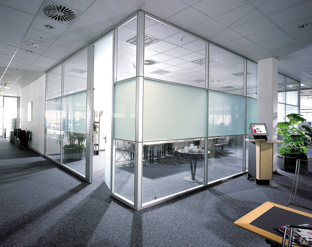 Преимущества стеклянных перегородок