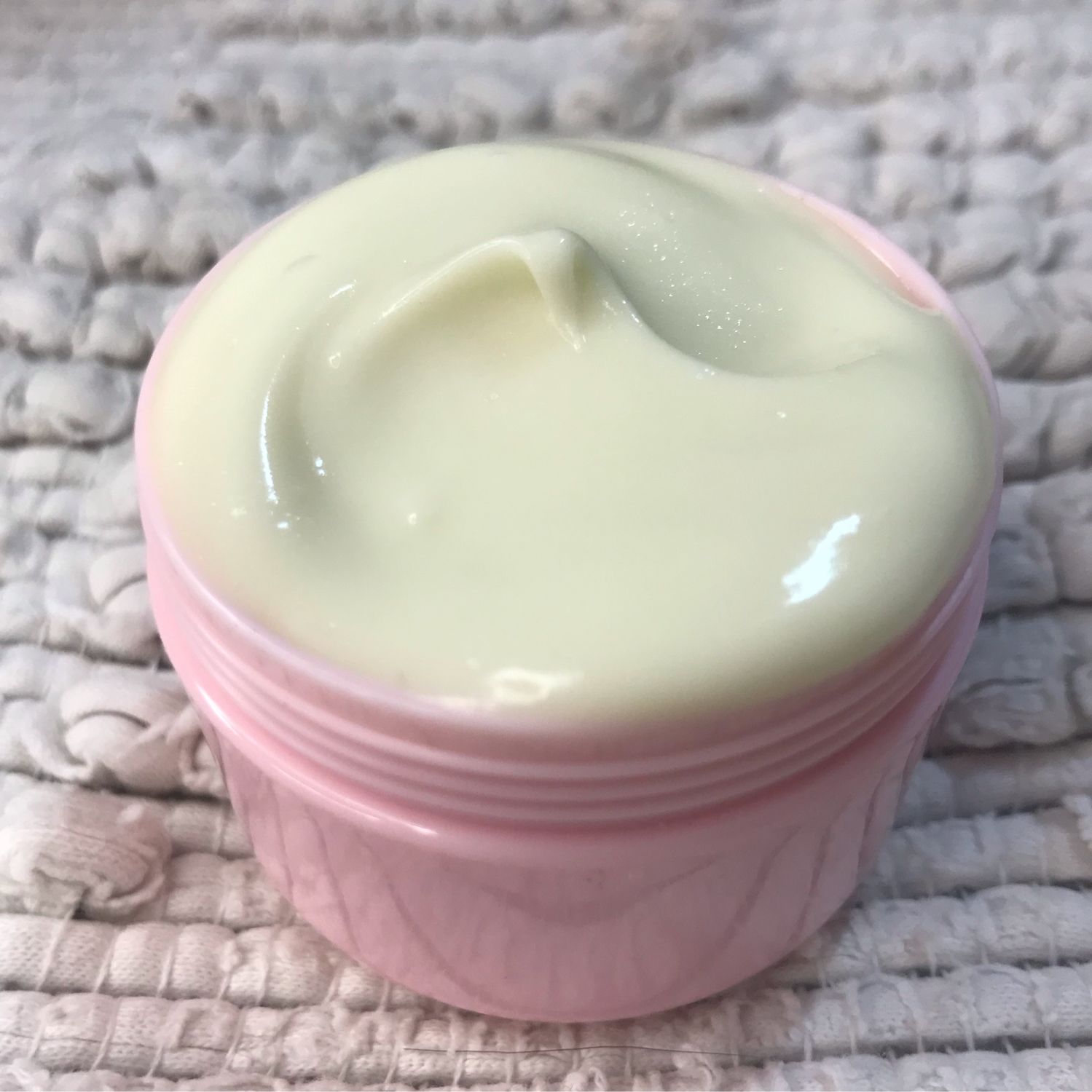 Как работают сыворотки для кожи вокруг глаз?