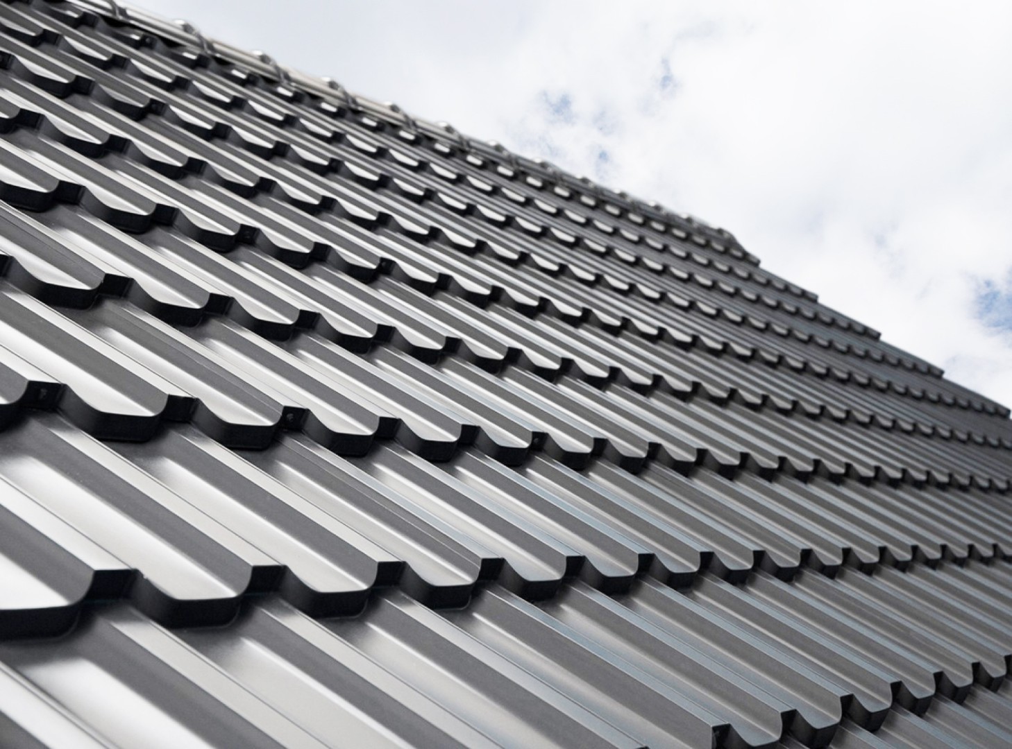 Плюсы металлочерепицы о которых стоит знать
