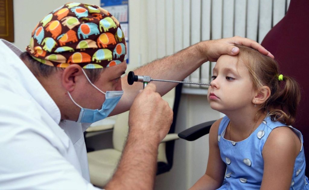 Чем полезна эндоскопия в отоларингологии