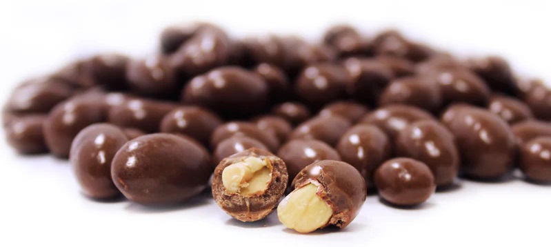 Драже - арахис в шоколаде оптом и в розницу от фабрики Белое Озеро