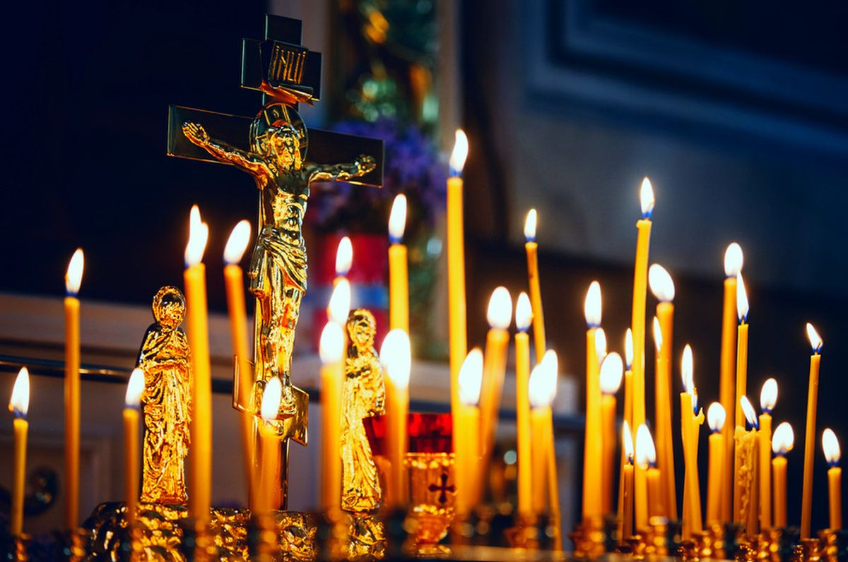 Какие существуют молебны и когда их нужно заказать