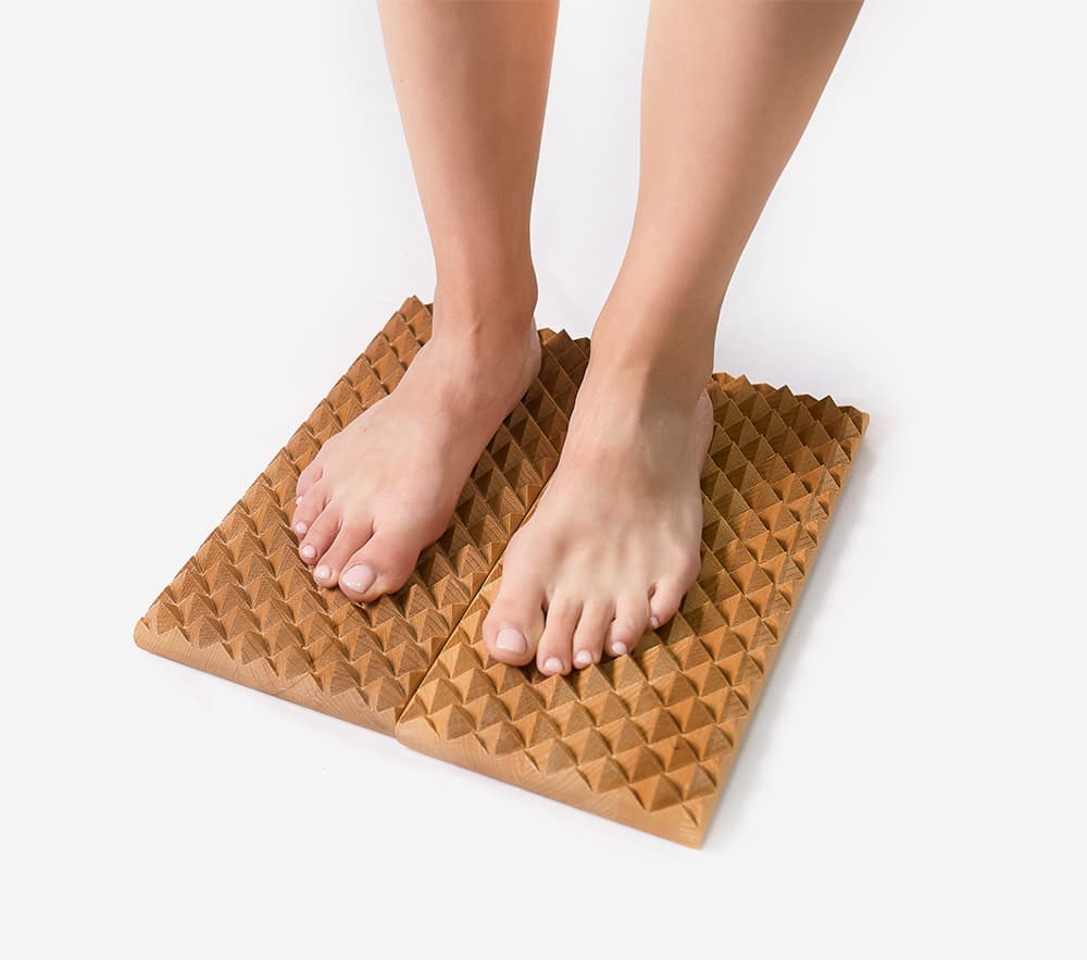 Как встать на гвозди садху