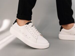 На что обратить внимание при покупке белых кед