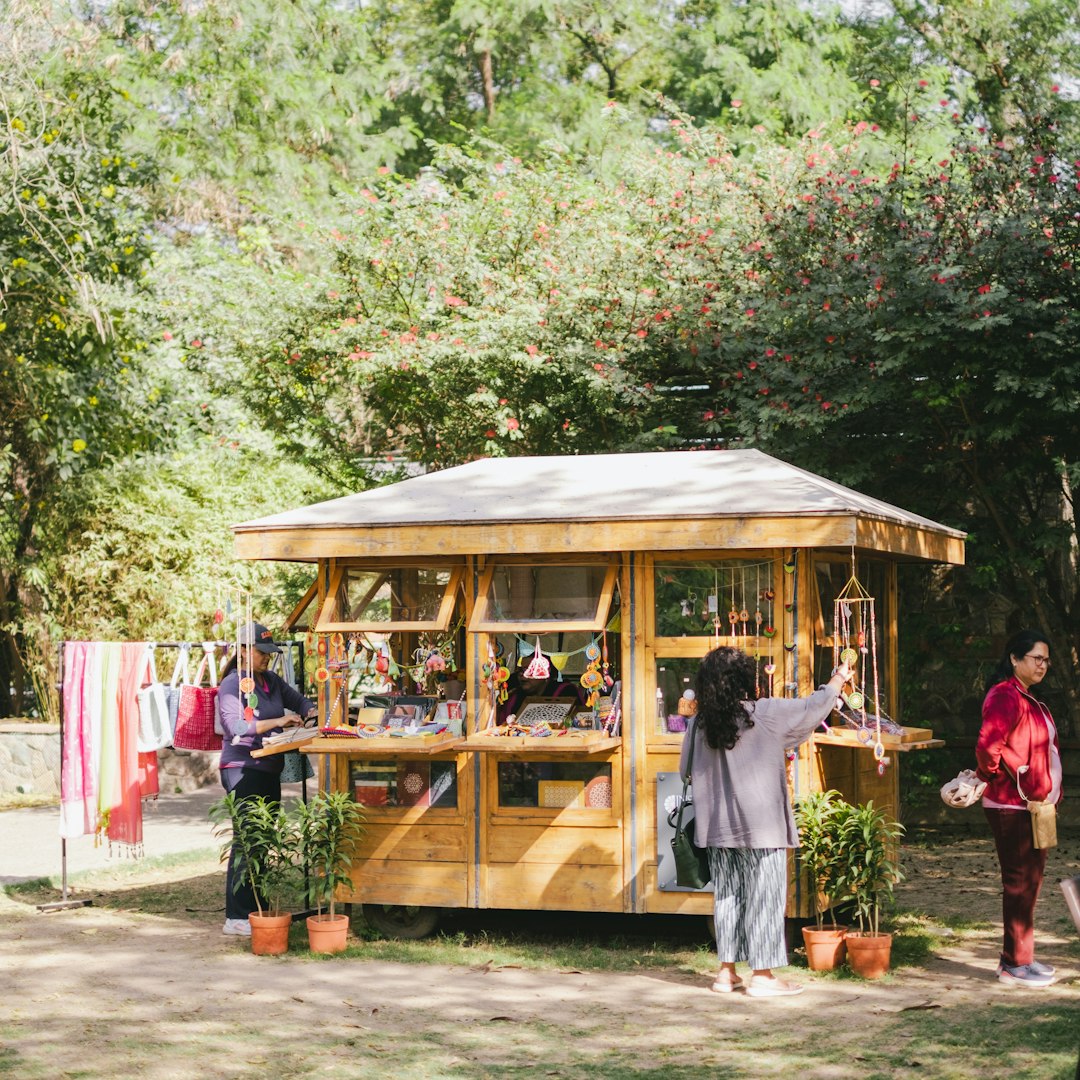 Торговый шатер - как увеличить продажи на открытом воздухе