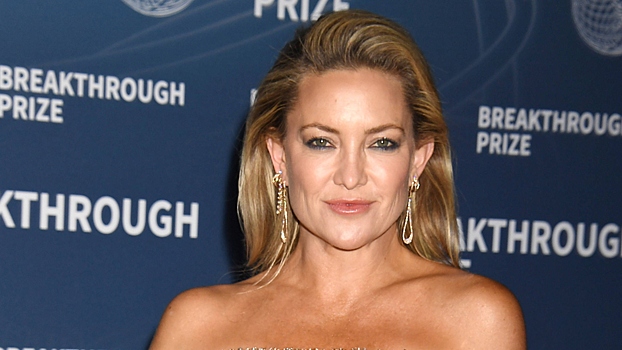 Актриса Кейт Хадсон вышла в свет в полупрозрачном платье в стразах