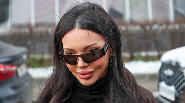 Оксана Самойлова предстала перед камерой в откровенном образе