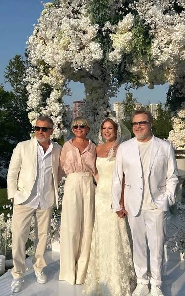 20 лет спустя: Пресняков и Подольская сыграли свадьбу мечты — гулял весь шоу-бизнес!