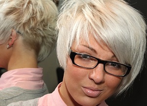 Осветление или блондирование на темные волосы — придаём локонам более светлые оттенки техника блондирования волос