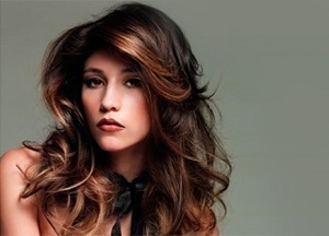 Модное брондирование темных волос с фото: плавное перетекание цвета и элегантная небрежность образа техника брондирования темных волос