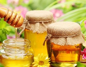 Самые эффективные рецепты медовых масок для волос в домашних условиях для всех типов шевелюры как приготовить медовые маски для волос