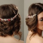 Как создать нежный образ богини или прическа с повязкой в греческом стиле: пошаговое руководство для волос различной длины как сделать греческую прическу с повязкой