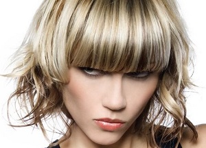 Особенности мелирования светлых волос: фото, техника окрашивания, модные сочетания цветов и разновидности процедуры как сделать мелирование на светлые волосы