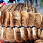 Схемы и варианты плетения косы с лентами: пошаговое руководство, идеи повседневных и праздничных причесок как плести косы с лентами