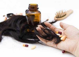 Каких витаминов не хватает, если выпадают волосы? Самые необходимые и эффективные комплексы для укрепления прядей и организма в целом эффективные витамины против выпадения волос