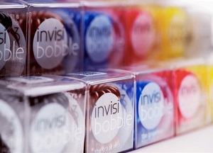 Преимущества и недостатки резинок спиралек для волос: особенности модного аксессуара и варианты причесок на основе пружинок invisibobble как использовать резинки спиральки для волос