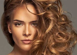 Кому идет карамельный цвет волос: фото, основные оттенки карамели и рекомендации по уходу за окрашенными волосами особенности ухода за карамельным цветом волос