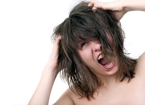 Причины возникновения сухой себореи кожи головы: основные направления и правила лечения, народные средства и лекарственные препараты как лечить сухую себорею кожи головы