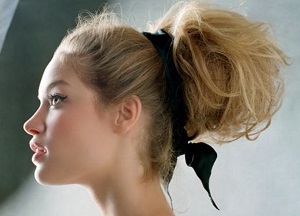 Идеальная прическа на все случаи жизни или как сделать небрежный пучок: идеи создания ультрамодной укладки с фото и пошаговым описанием варианты создания небрежного пучка
