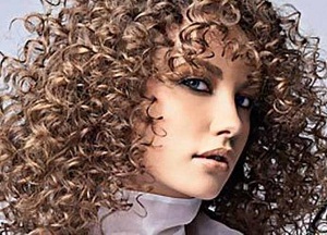 Новые технологии и традиционные методы химической завивка волос на средние волосы: фото до и после, разновидности и особенности ухода за прядями особенности химической завивка на средние волосы