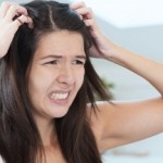 Что делать, если появляется много перхоти и чешется голова: основные причины возникновения и эффективные методы лечения как избавиться от перхоти и зуда головы