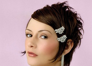 Чем и как уложить короткие волосы: достоинства коротких стрижек, оригинальные и красивые варианты укладок на все случаи жизни варианты укладок для коротких волос