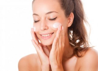 Базовая уходовая косметика из интернет-магазина: необходимый набор, правила хранения