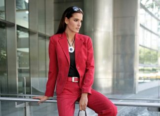 Модная женская одежда