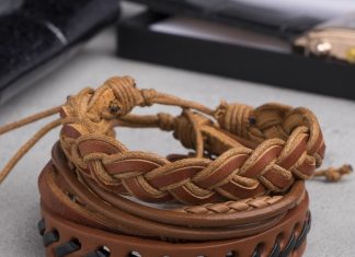 Кожаные браслеты