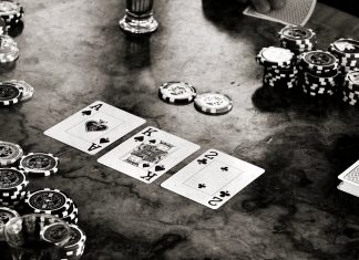 Покер на вашем телефоне: как установить игру?