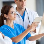 В чем плюсы лечения в медицинском центре