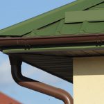 Водосток на крышу: как выбрать