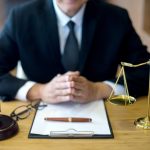 В каких случаях нужно обратиться за помощью к юристу