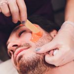 Депиляция воском: нужна ли она мужчинам