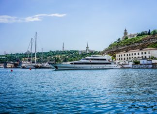Достоинства морских прогулок в Севастополе