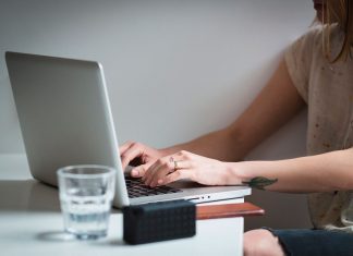 Как узнать реальные отзывы сотрудников о компании Этажи