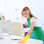 Плюсы заказывать уборку в офисе