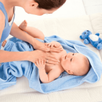 Как стирать одежду для младенцев