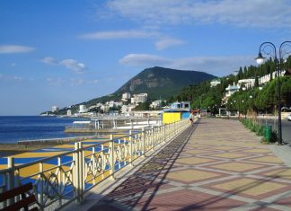 Популярный оздоровительный санаторий в Алуште