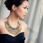 Как правильно подобрать украшения к вечернему платью?