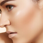 Какие профессиональные процедуры помогут вернуть коже ровный тон?