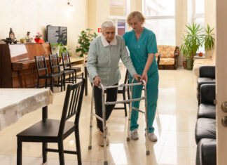 Как устроить достойное будущее для пожилого человека