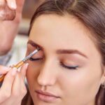 Особенности нанесения краски для бровей: техника и сроки выдержки