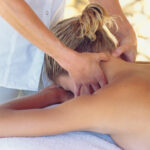 Массаж шейно-воротниковой зоны: показания и противопоказания