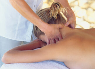 Массаж шейно-воротниковой зоны: показания и противопоказания