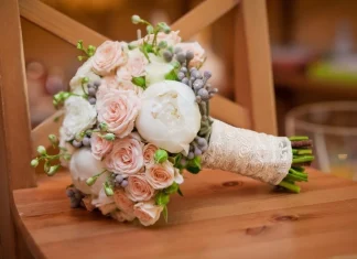 С чем должен сочетаться свадебный букет: секреты идеальной компоновки