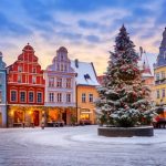 Почему многих людей привлекает работа в Польше?